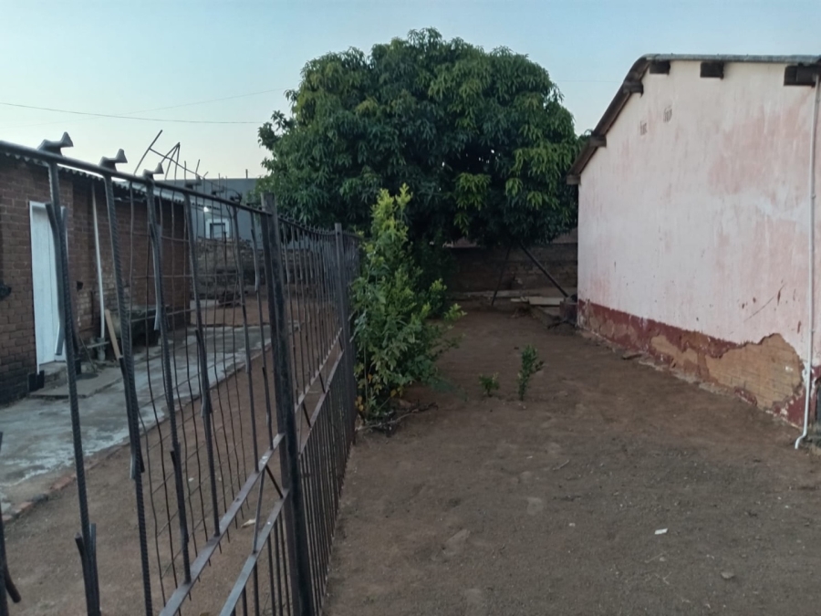2 Bedroom Property for Sale in Mabopane Unit B North West